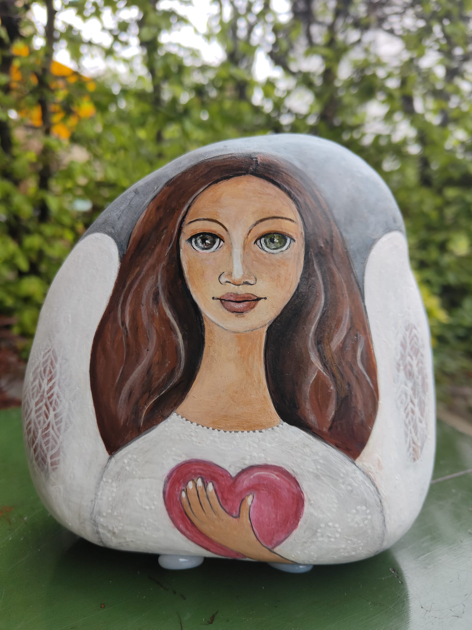 ENGEL MIT HERZ - Acryl, lackiert auf Stein, Fr. 190